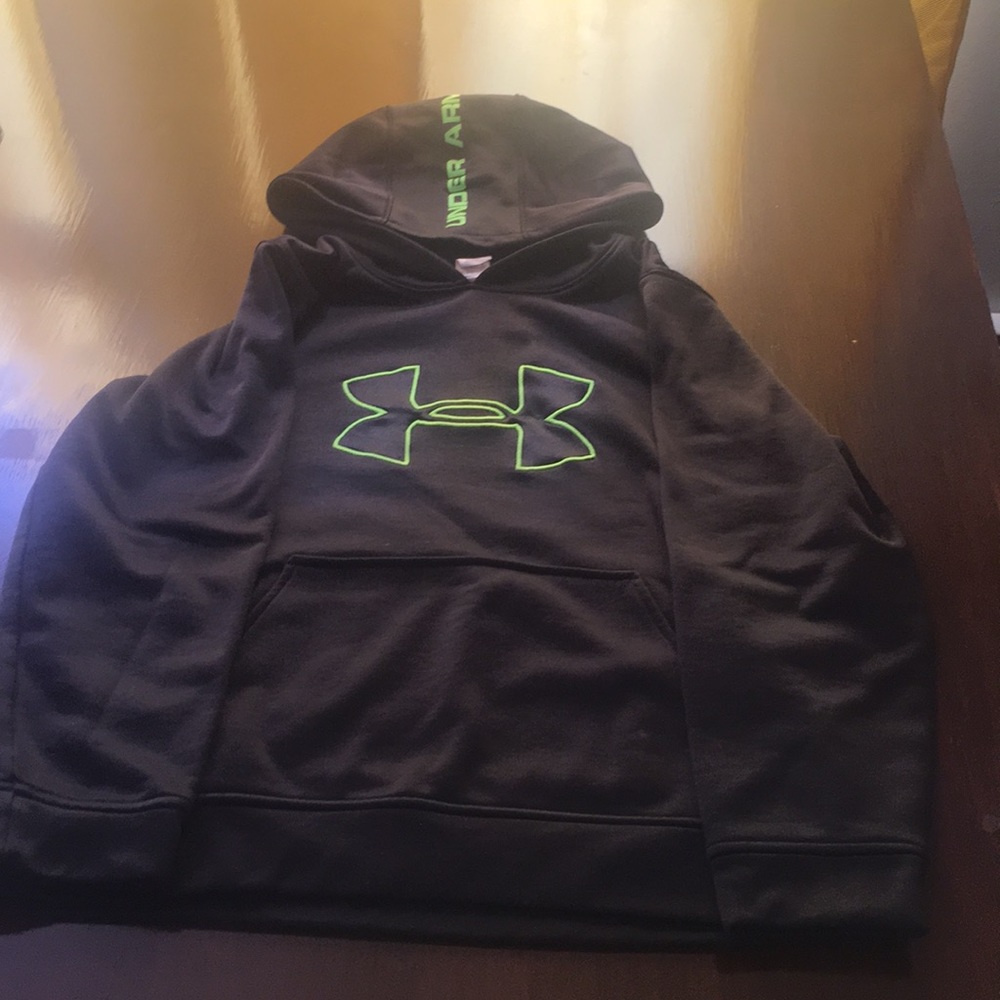 Black under armour sweatshirt